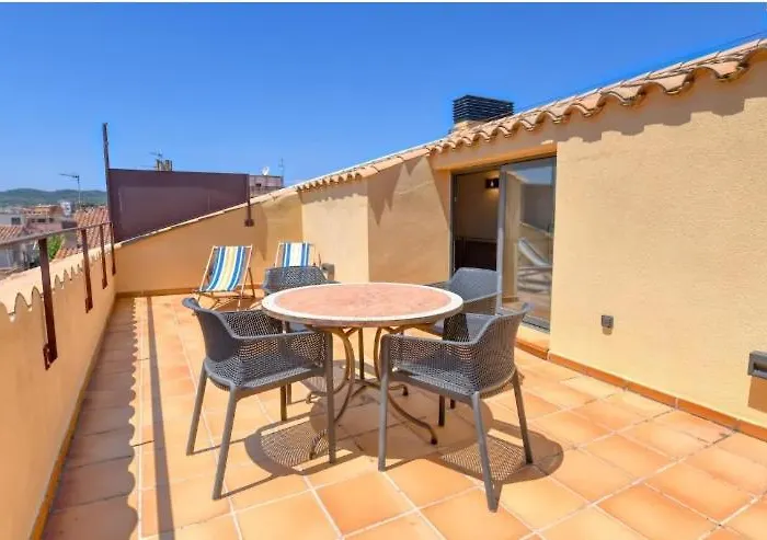 Bright And Palafrugell